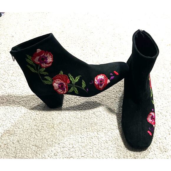 Renvy Ankle Boots Suede Floral Embroidery Womens Sz 41 10 Made in Spain Black - Picture 1 of 11